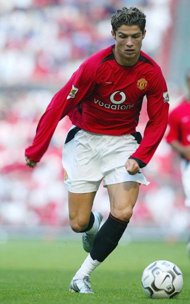 Cristiano Ronaldo giovanissimo con i Red Devils: ad appena 18 anni Ferguson gli fa indossare la maglia numero 7 che era appartenuta a Best, Robson, Cantona e Beckham (Ap)